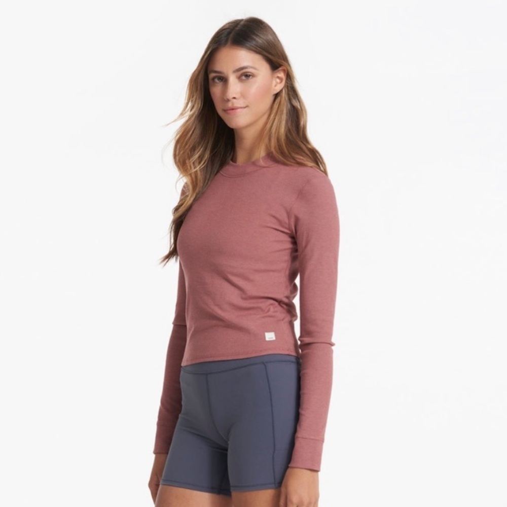 Vuori long sleeved mudra fitted tee